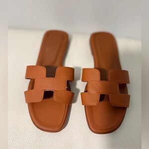 Elegant Tan Slide Sandals